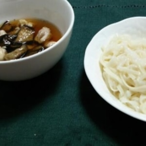 生姜の効いたなすと鶏肉とねぎのつけ汁細うどん